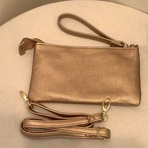 🎁Small convertible crossbody/wristlet wallet in rose gold. EUC appears new
